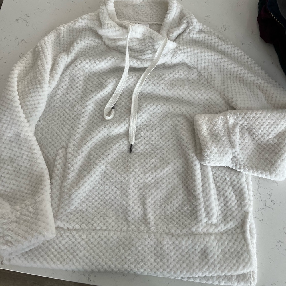 White fleece pullover, size Medium, EUC, worn once